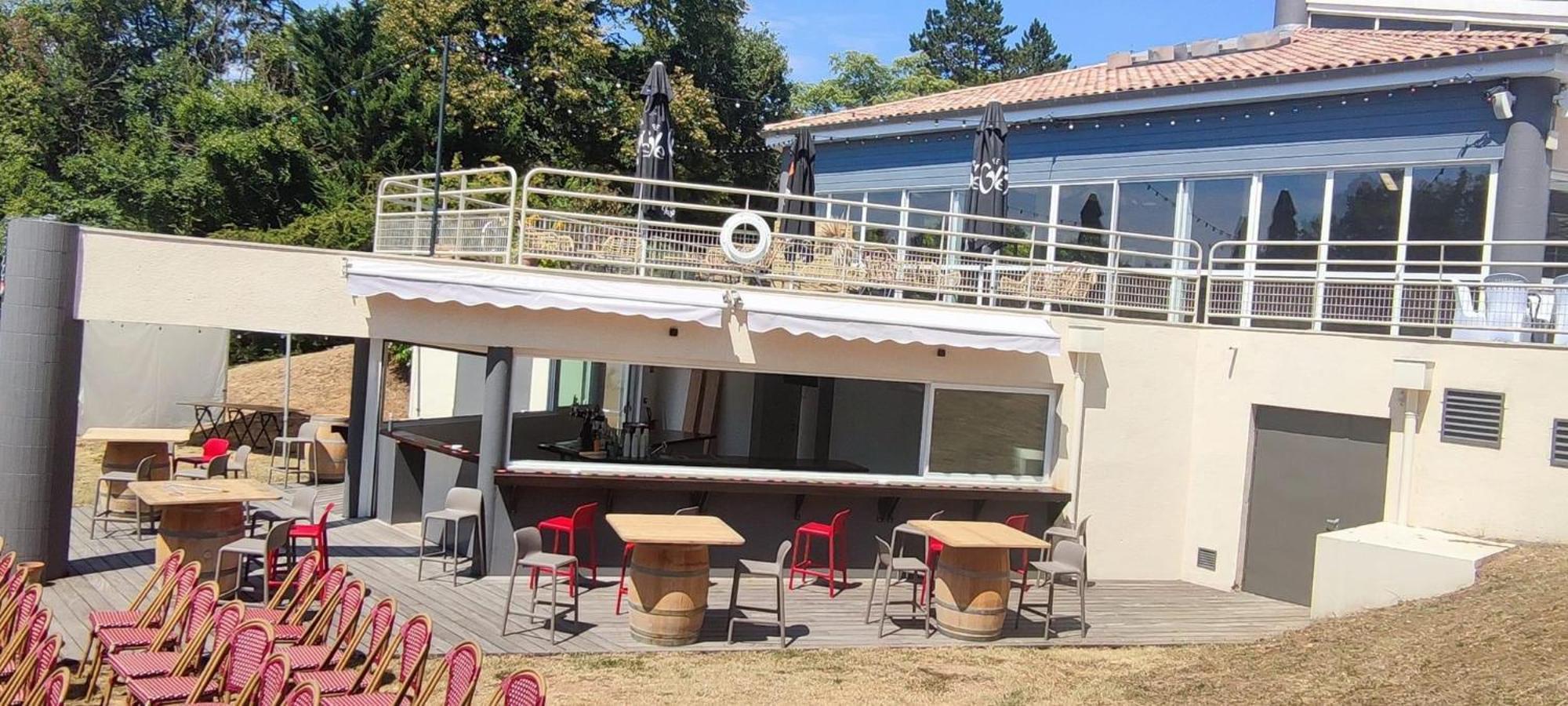 Hotel Restaurant La Dame Du Lac Монфланкин Екстериор снимка